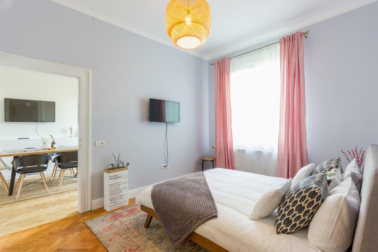 City Chic 3 Bedroom Apartment كلوج-نابوكا المظهر الخارجي الصورة