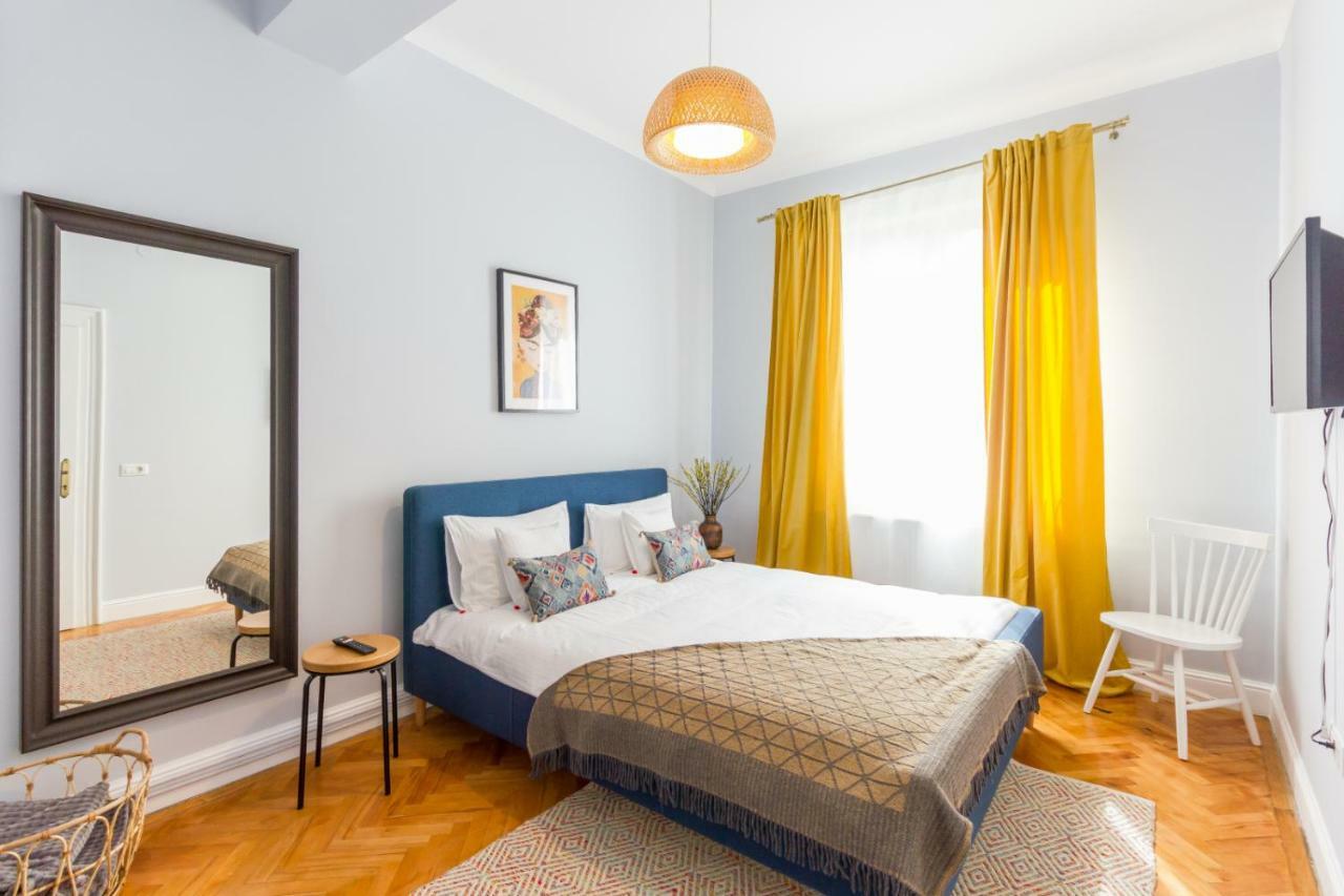 City Chic 3 Bedroom Apartment كلوج-نابوكا المظهر الخارجي الصورة
