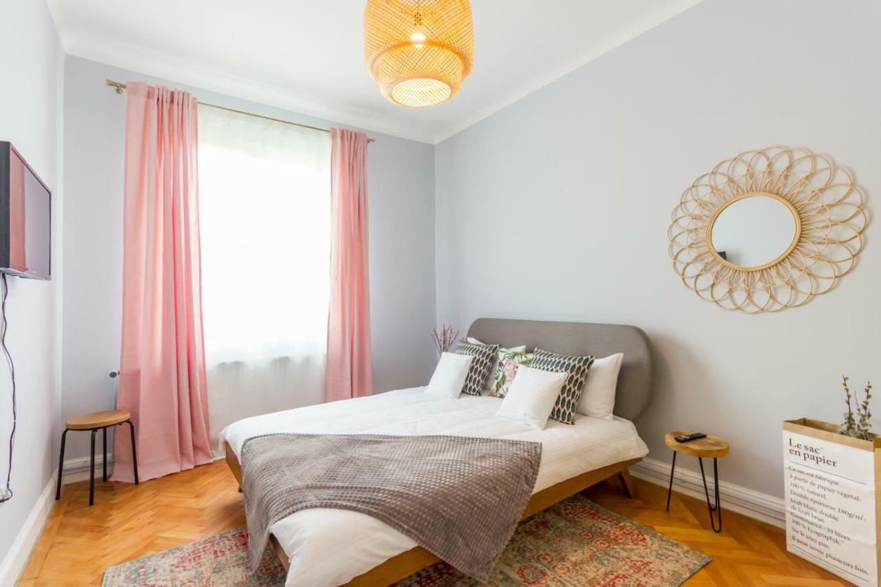 City Chic 3 Bedroom Apartment كلوج-نابوكا المظهر الخارجي الصورة